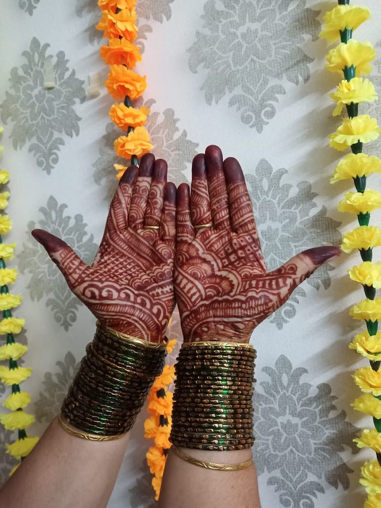 Pooja Mehndi Artist 