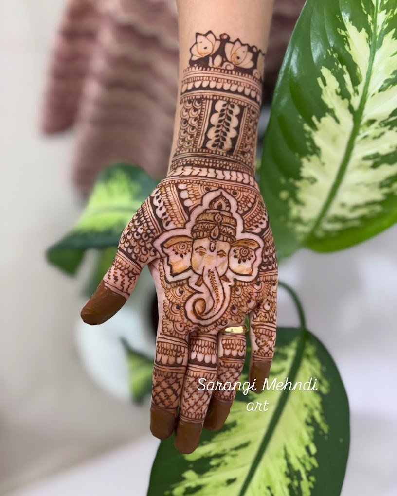  Sarangi Mehndi Art