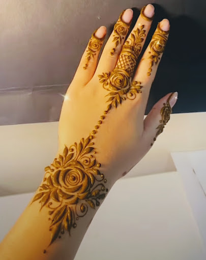 MEHNDI BY HEENA