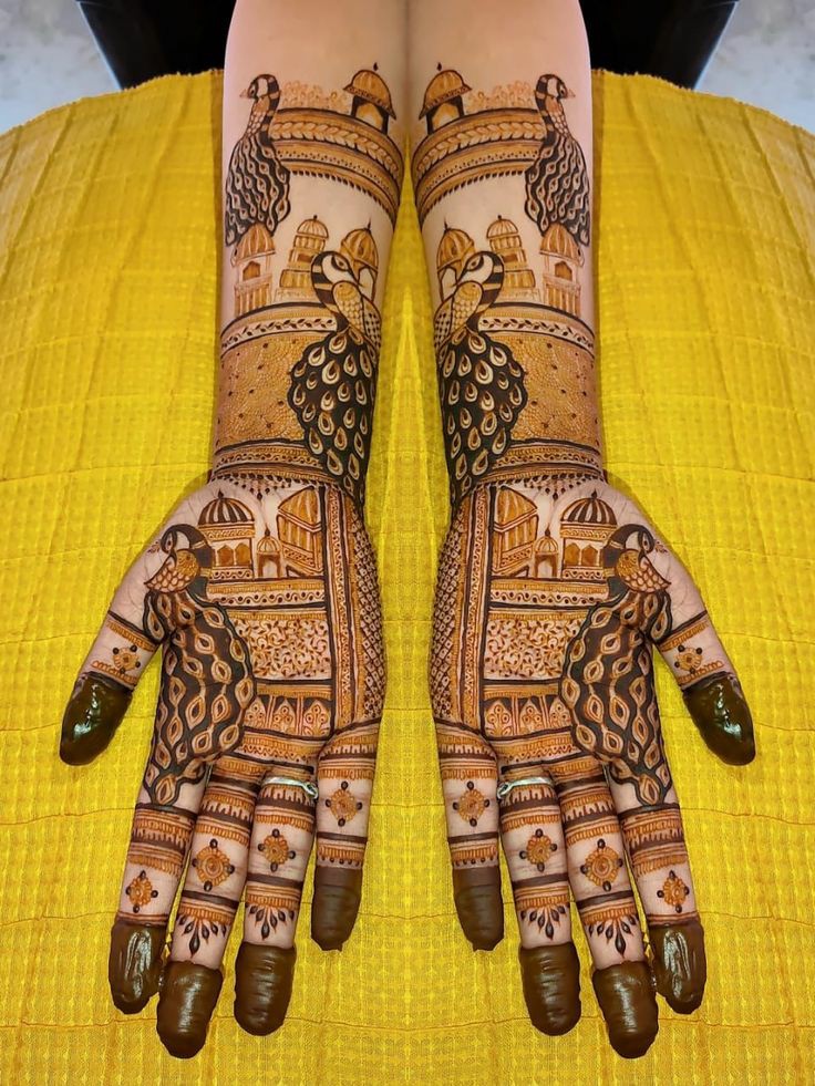 Unique Mehendi Art 