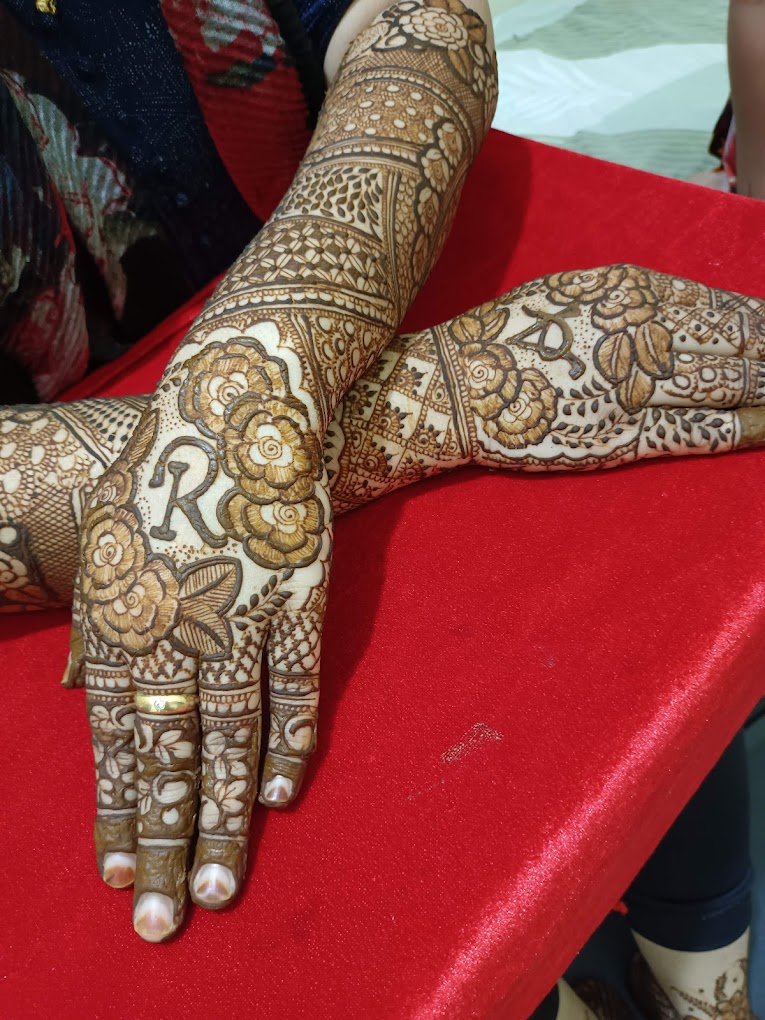 Asiya mehndi artist