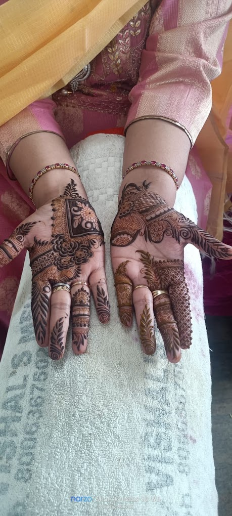 Mehandi Artist Vaishali