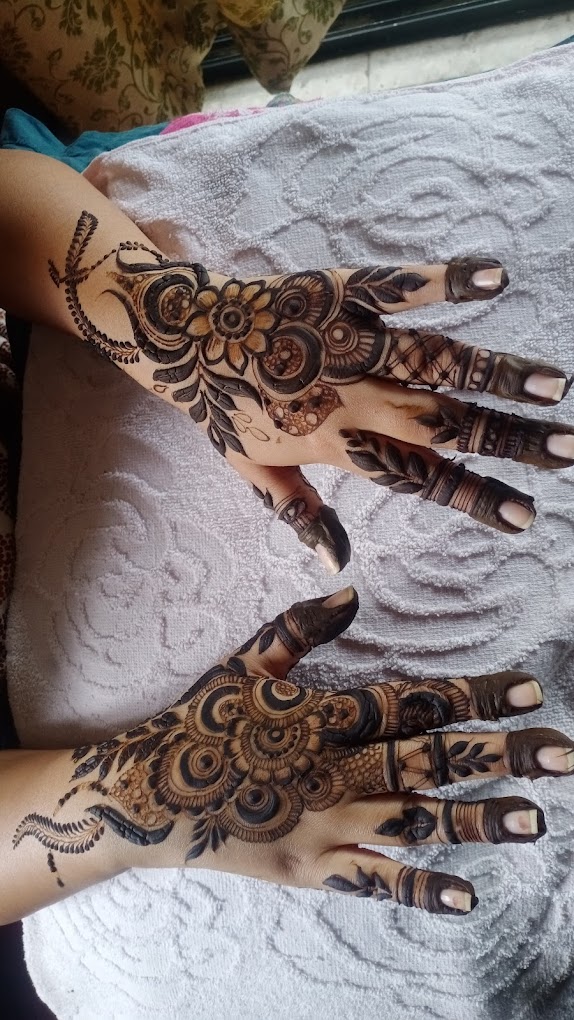 Minaaz Mehendi Art and Classes