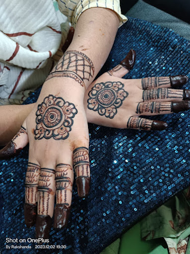 Sumaiya mehndi artist