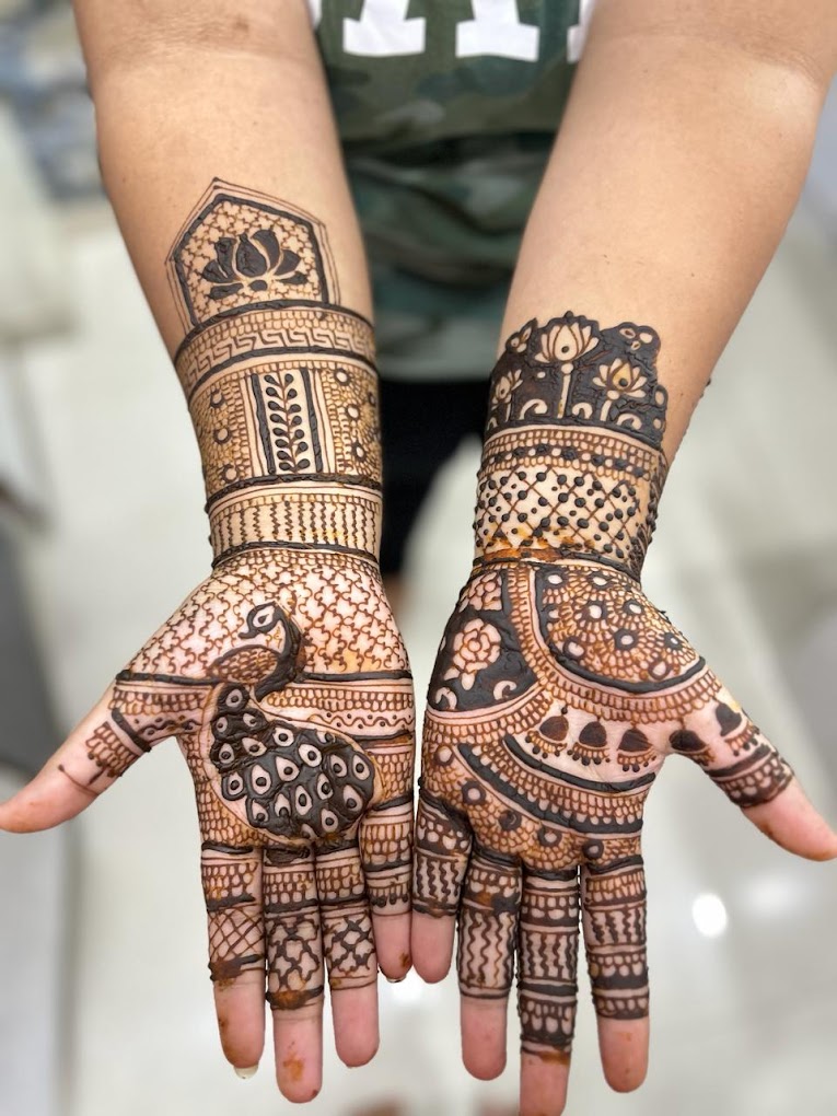 Srushti mehendi art