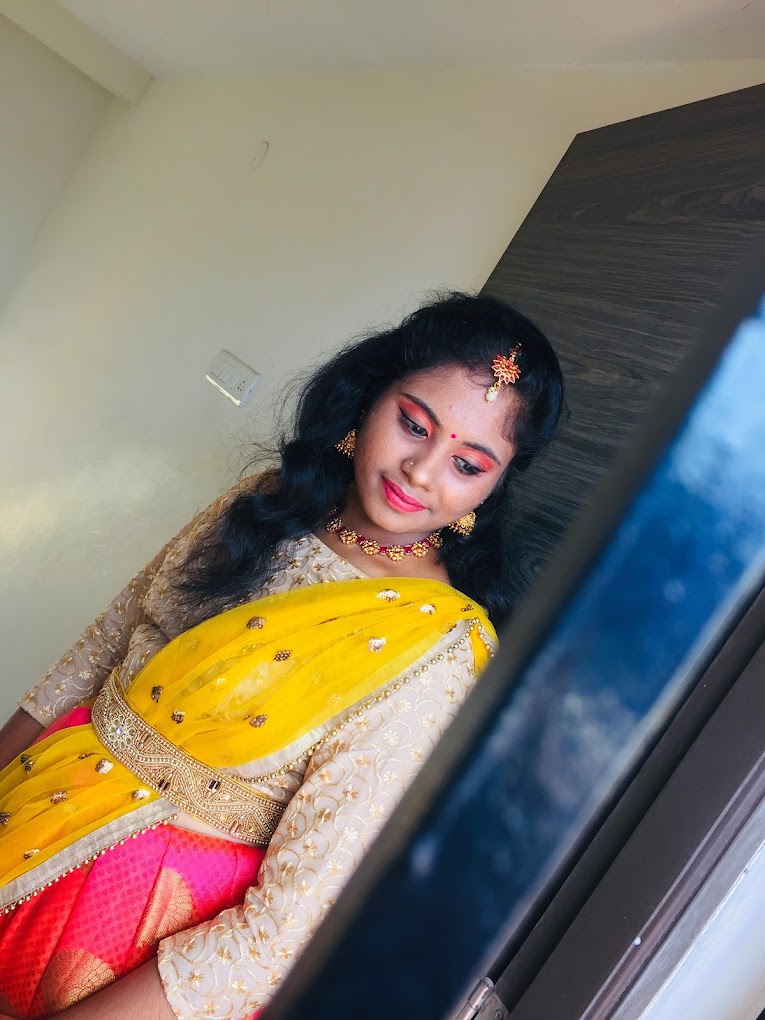 Aarthi bridal makeup artist